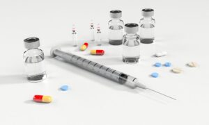 Pillole anti Covid-19 prodotte da Pfizer e Merck: ok della FDA in settimana