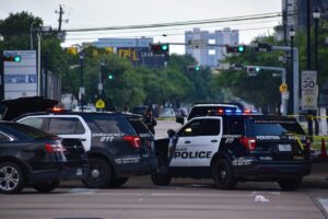 Houston, un altro poliziotto freddato ad un posto di blocco