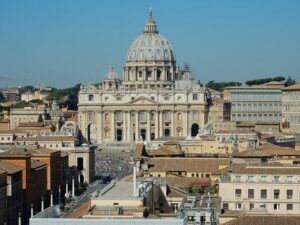 Vaticano, da Pietro Orlandi “accuse infamanti” contro Papa Wojtyla