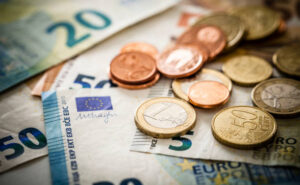 Flash – ISTAT: retribuzioni +0,6% nel 2021, cala il potere d’acquisto