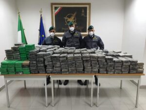 GdF Roma – Maxi sequestro di cocaina: 2 arresti