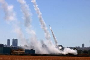 Israele colpisce postazioni missilistiche della Siria