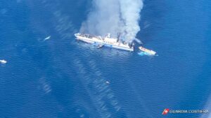 Incendio traghetto italiano. Guardia Costiera italiana per monitoraggio ambientale