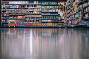 Carrefour: rimossi oggetti taglienti dai punti vendita