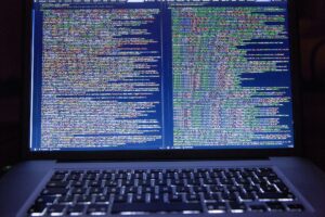 Possibile attacco hacker a sistemi bancari non solo ucraini