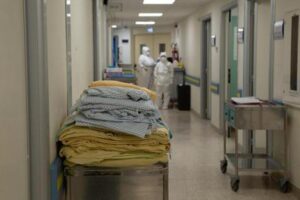 Flash – Taranto: medici indagati per la morte di un 19enne