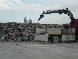 Riversavano 5000 tonnellate di rifiuti tossici in un torrente