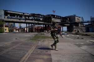 Flash – Mariupol, iniziata evacuazione. Alla Azovstal 200 civili, 20 bambini