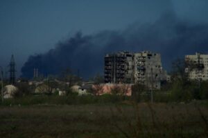 Flash – Ucraina, Azovstal: evacuati al 50 civili “con molte difficoltà”