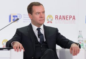 Flash – Medvedev: “l’Ucraina potrebbe scomparire dalla mappa del mondo”