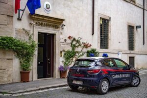 Ferrara: docente aggredito dopo aver ripreso un’allieva