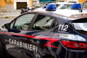 Lecce, violenza di gruppo su minorenne. Arrestati due uomini