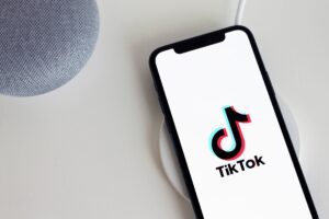 TikTok: maximulta per violazione della privacy dei minori