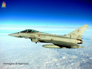 Difesa aerea: aereo civile perde contatto radio, interviene un caccia Eurofighter