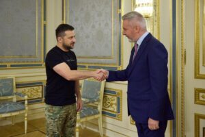 Ministro Guerini a Kiev: “L’Italia continuerà a sostenere l’Ucraina”
