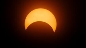 Eclissi solare parziale visibile anche in Italia,oggi 25 ottobre