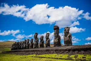 I famosi Moai dell’isola di Pasqua distrutti da un incendio