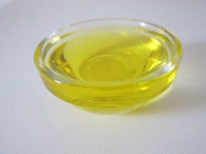 Olio vegetale per la bioraffinazione prodotto da Eni in Kenya