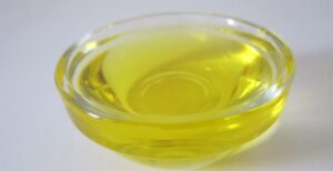 Olio vegetale per la bioraffinazione prodotto da Eni in Kenya