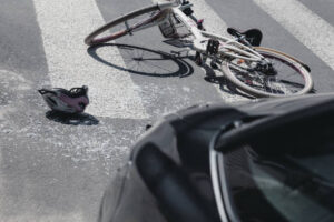 Ciclista travolto e ucciso da auto pirata a Cagliari