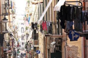 Napoli: vandalizzate locandine con israeliani rapiti
