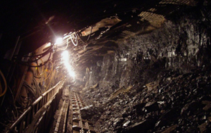 Cina, crollo miniera: 5 morti e 48 dispersi