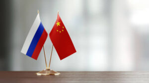 Cina continua la cooperazione con la Russia