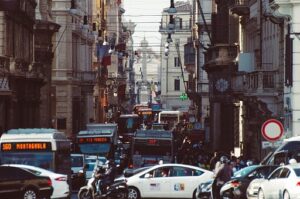 Roma, allarme smog: sabato 18 febbraio stop auto diesel Euro 4