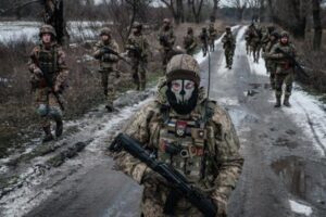 Ucraina-Russia, Zelensky: “Per noi la situazione sul campo si complica”