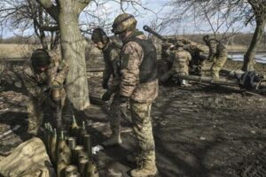Ucraina: preoccupazione per mancanza di uomini e armi