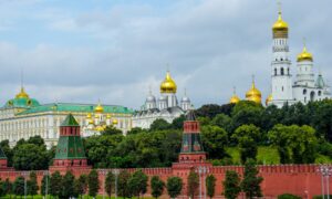 Cremlino:”La guerra ibrida della Russia durerà a lungo”