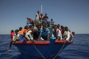 Flash – Alarm Phone: 500 migranti in pericolo