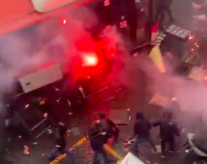 Napoli: guerriglia in centro tra tifosi dell’Eintracht