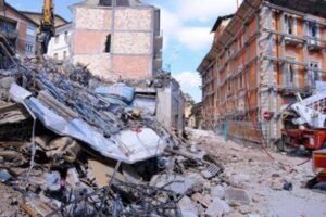 Terremoto L’Aquila, Mattarella: “Rinascita città dovere che chiama in causa tutti”