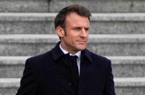 Olanda, Macron riempito di insulti