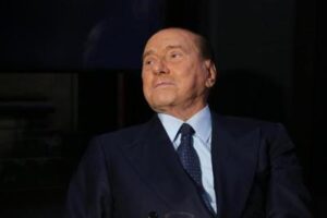 Silvio Berlusconi: possibili dimissioni domani