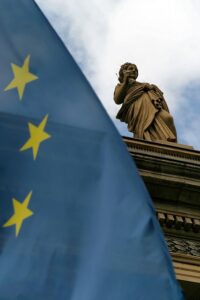 Borsa: l’Europa chiude in calo