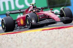 Ferrari, altro incidente per Sainz: illeso