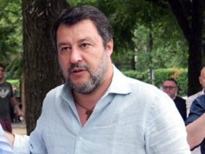Salvini, “sanare piccole irregolarità dell’edilizia”
