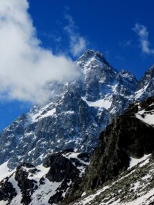 Scala da solo senza protezioni, morto alpinista sulle Dolomiti