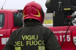 Roma: vasto incendio in discarica