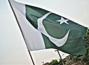Pakistan: bomba esplode, almeno 75 i morti