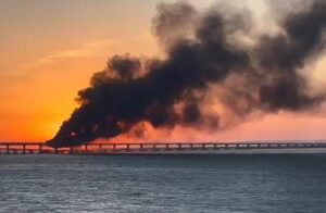 Ucraina, esplosioni sul Ponte di Crimea: due morti