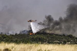 Grecia: incendi nell’isola di Eubea