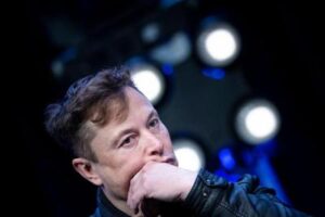 X, post antisemita approvato da Musk: scoppia la polemica