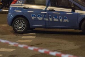 Roma, cadavere di donna uccisa scoperto in un androne