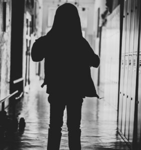 Ventiquattro minorenni indagati per violenza sessuale aggravata