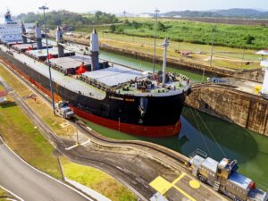 Siccità Panama: oltre 260 navi bloccate