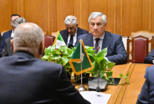 Tajani: “Chiediamo con forza a Israele di tutelare la popolazione a Gaza”