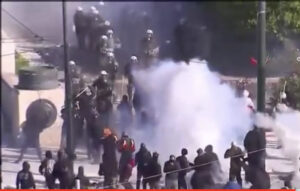 Atene, scontri tra estremisti di destra  e antifascisti